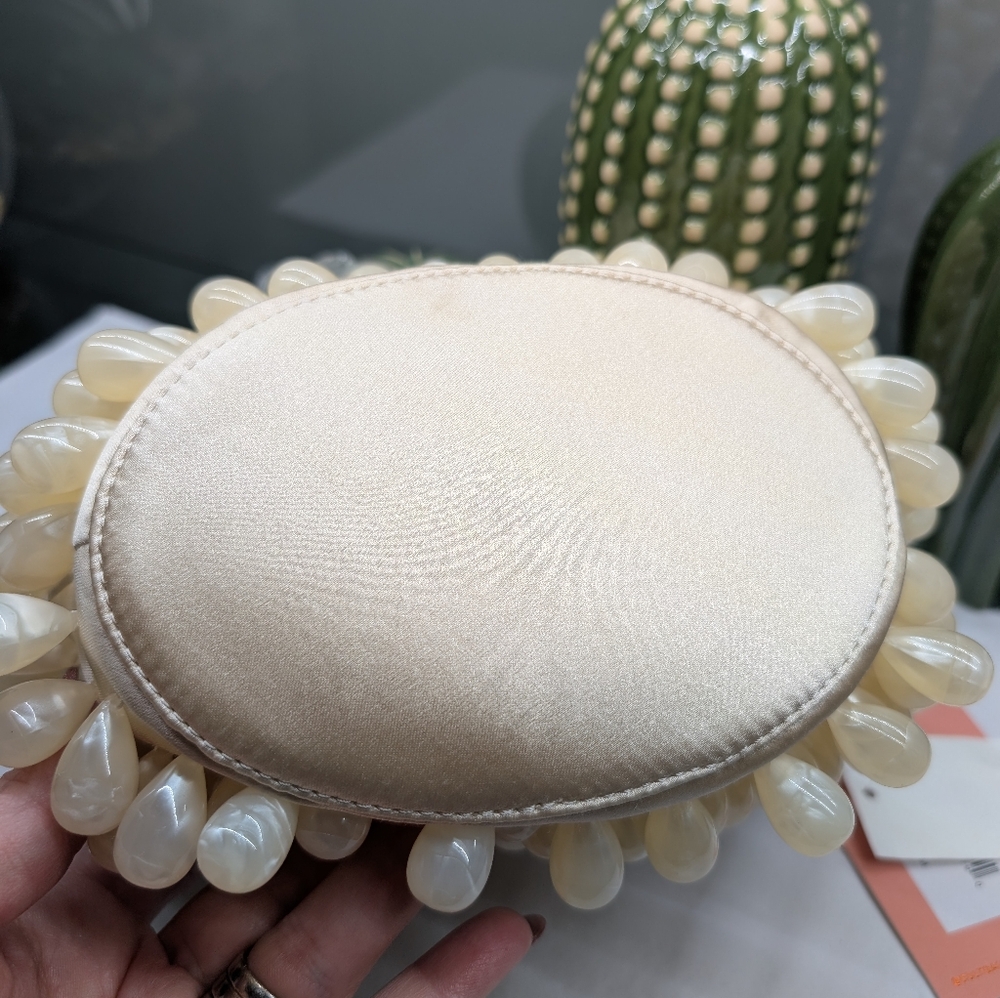 Cult Gaia NWT Ivory Gia Shoulder Bag - Picture 5 of 8